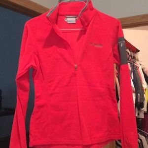 Columbia quarter zip pull over.